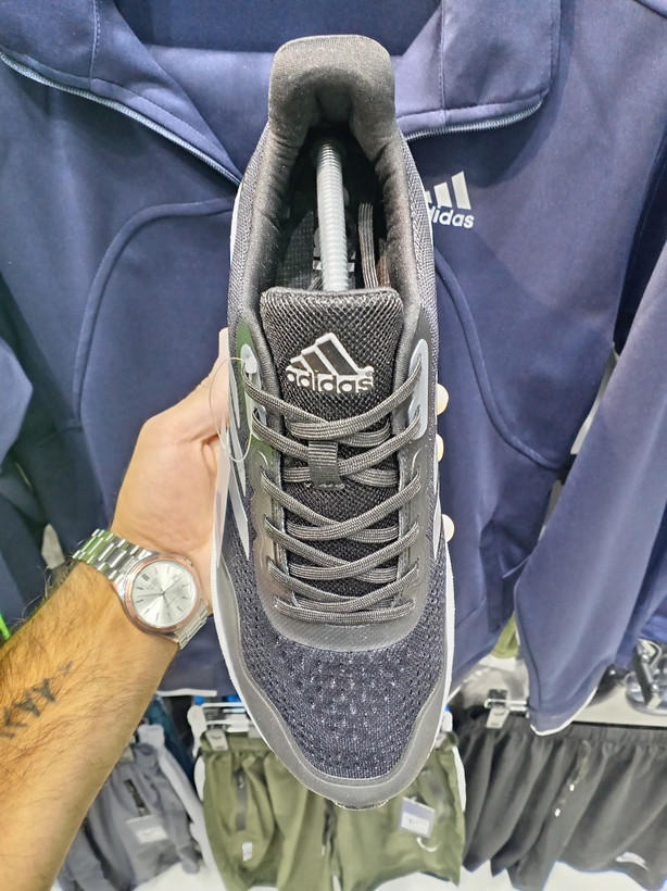 کَتونی رانینگ ADIDAS (زیره=کَربن،رویه=اِسپیسِر) فوقالعاده باکیفیت.